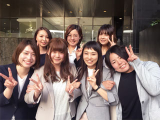 現在20~30代の女性中心の和気あいあいとした職場です!