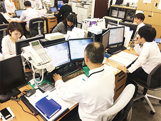 20代~40代までの男女活躍中!バランス良く、連携してお仕事をすすめていきます*