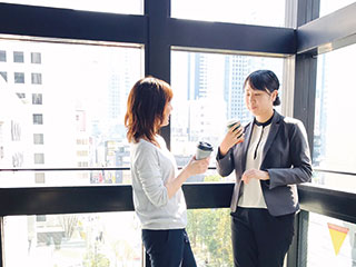 みんな基本はお話大好き!休憩中はいろんな話題で盛り上がっています*