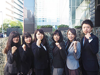 全国各地で20~30代の男女が活躍中!業界未経験スタートのスタッフも多数!